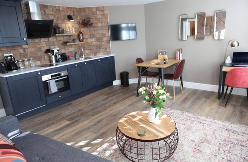 Spetchley Apartment | Cathedral Superior Apartment