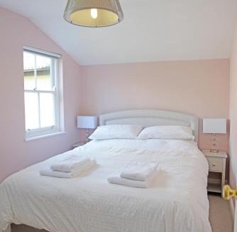 Bury St Edmunds Apartment | Cathedral View Apartment, Flat 3