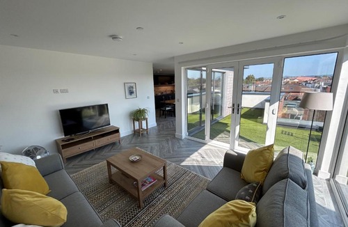 Chichester Apartment | Cathedral Views