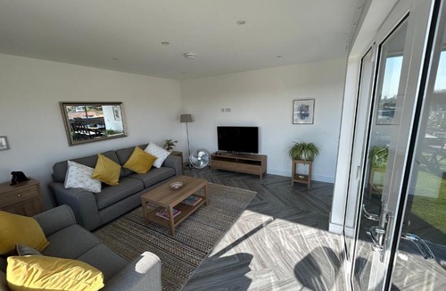 Chichester Apartment | Cathedral Views