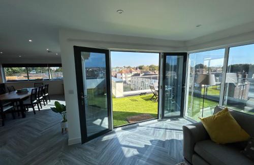 Chichester Apartment | Cathedral Views