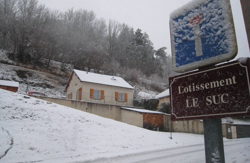 Laveissiere Ski Chalet | Cathy Chalet very comfortable