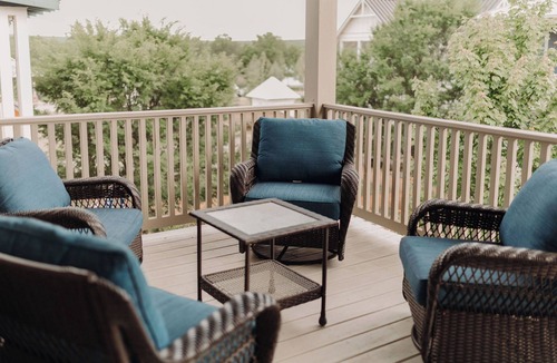 Eufaula House | 'Cation & Cocktails- 2 Golf Carts Included and Game Room