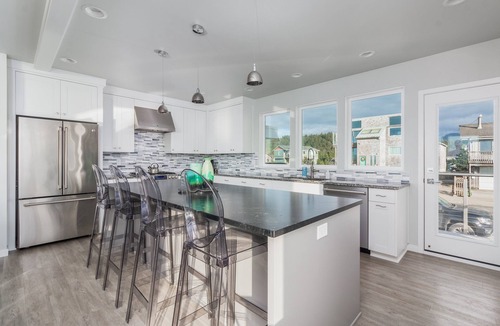 Kiwanda Shores House | Catoor-Modern lux oceanfront, rooftop deck