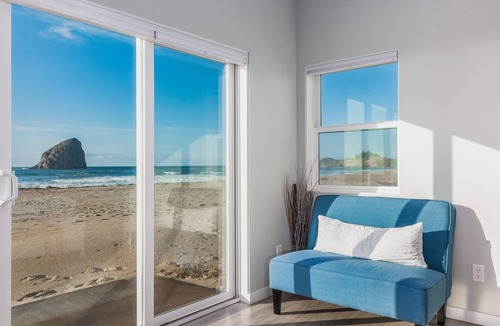Kiwanda Shores House | Catoor-Modern lux oceanfront, rooftop deck