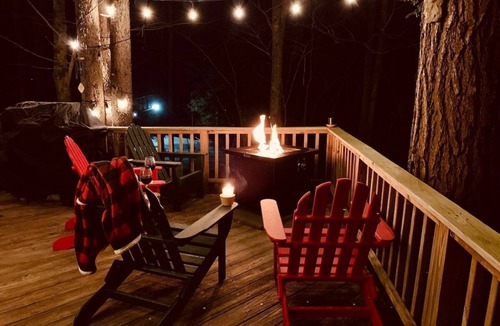 Tannersville Ski Chalet | Catskill Chalet: Hunter Mtn Ski Chalet w/Spa