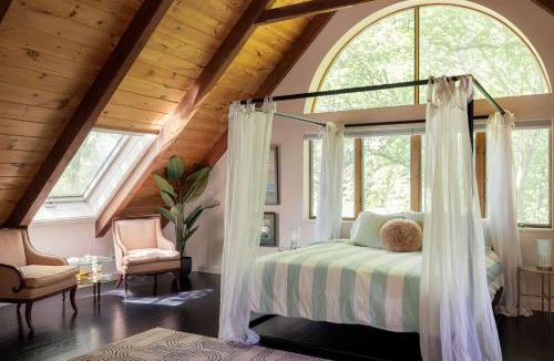 Kingston House | Catskill Estate epic views hot tub