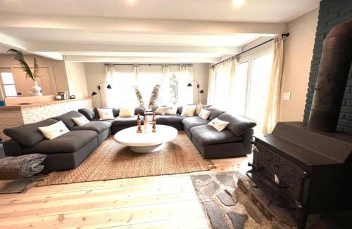 Prattsville Villa | Catskill MNTN Escape 5 BR 3 bath Villa Hot Tub Fire Pit Best Group Stay