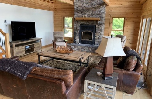 Pine Hill House | Catskill Mountain retreat