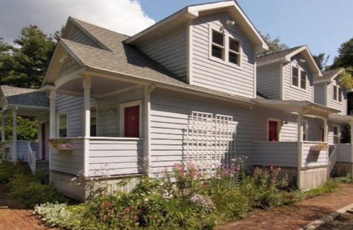 Mount Tremper Hotel | Catskill Rose Lodging & Dining