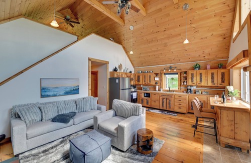 Hobart Cabin | Catskills Cabin Rental w/Hot Tub & Amazing Views!