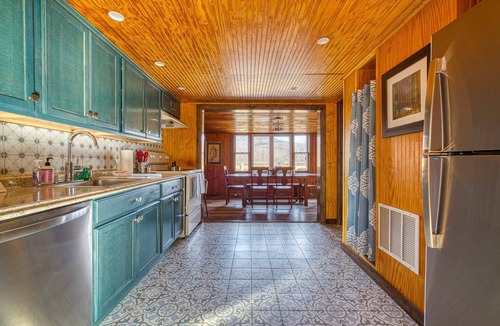 Elka Park Cottage | Catskills Cottage w/Deck, 7 Mi to Hunter Mtn