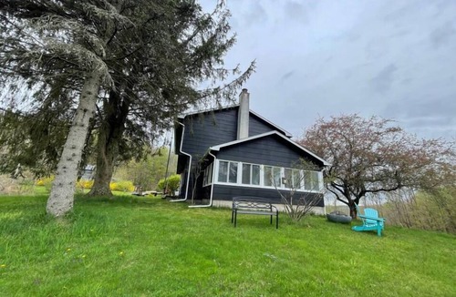 Jeffersonville House | Catskills Escape: Rustic Elegance in a Private Mountain Haven