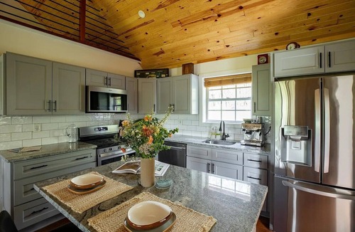 Debruce Cabin | Catskills Getaway: Cozy Cabin with Fire Pit