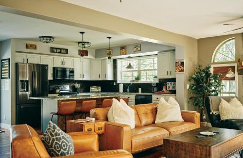 Cairo House | Catskills Luxe Retreat - Private Pool, Pond, Hot Tub, Fire Pit, Dog-Friendly