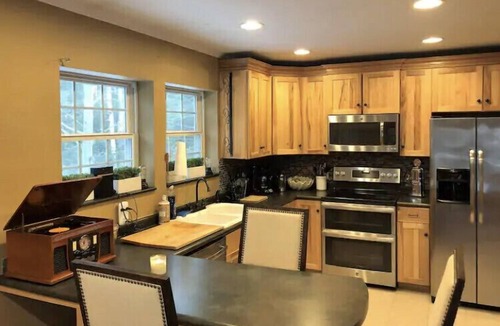 Parksville House | CATSKILLS Modern Cabin Brookside