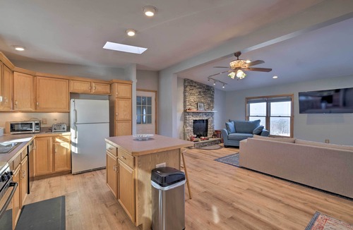 Cornwallville House | Catskills Mtn Retreat w/Panoramic View & Fire Pit