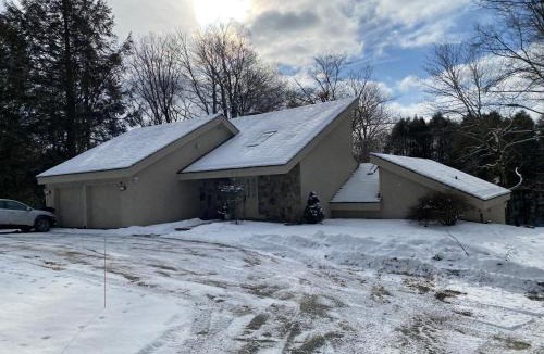 Liberty Villa | Catskills Pond Getaway