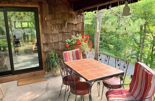 Fleischmanns Ski Chalet | Catskills Pop Art House