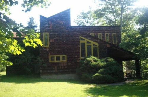 Fleischmanns Ski Chalet | Catskills Pop Art House