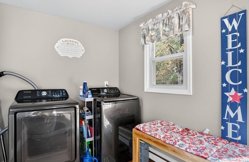 Oak Hill House | Catskills Retreat | Near Hiking, Skiing & Town