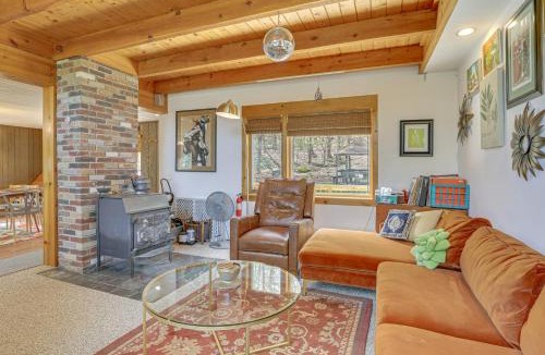 Oliverea House | Catskills Serenity! Cozy Vintage Cabin on 10 Acres