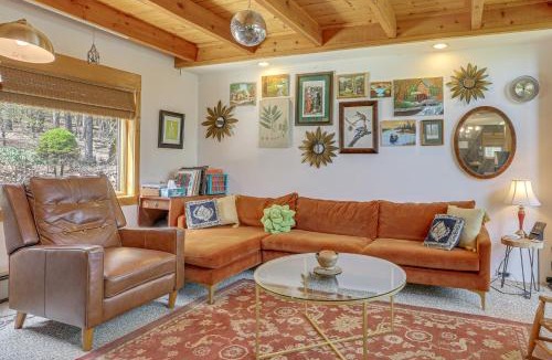 Oliverea House | Catskills Serenity! Cozy Vintage Cabin on 10 Acres