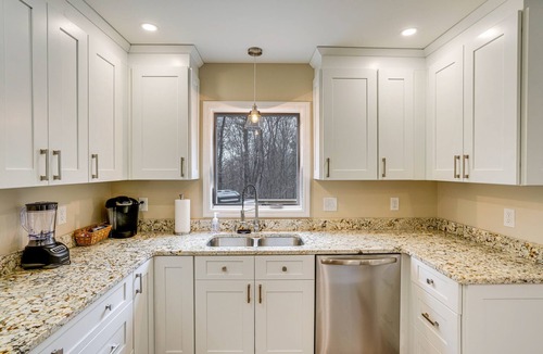 Greenville House | Catskills Winter Getaway w/Game Room