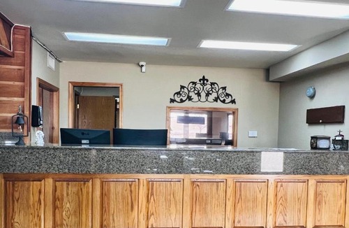 Stroud Hotel | Cattle country lodge