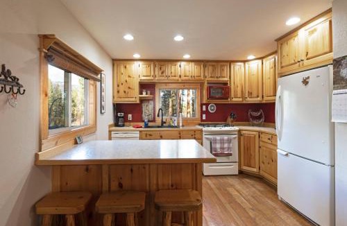 Stevensville House | Cattle Drive Cabin and Bunk House