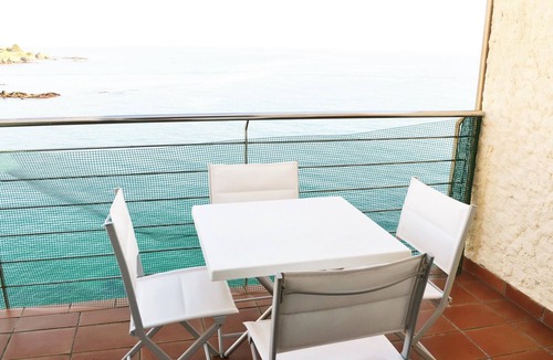 Llanca Apartment | CAU DEL LLOP 4 Great apartment in the sea front