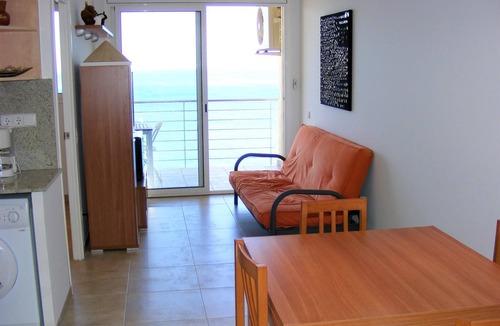 Llanca Apartment | CAU DEL LLOP 6 Fantastic apartment in the seafront