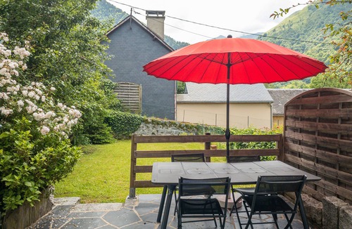 Cauterets Ski Chalet | Cauterets unusual cottage heated pool, WIFI