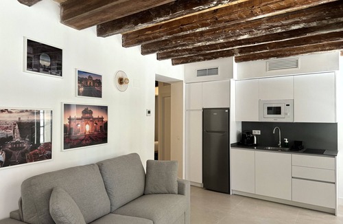 Barrio de La Latina Apartment | CavaBajaSuites 101 PUERTA DE ALCALÁ
