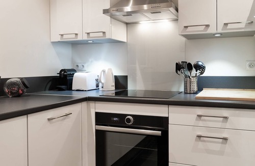 Batignolles Apartment | CAVALIER DES LIONS 2bedr 2 1/2baths