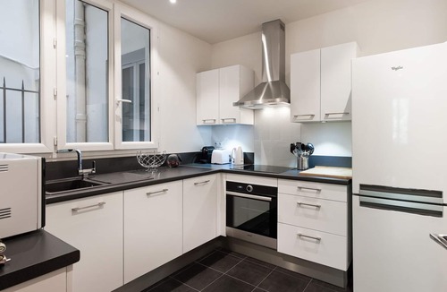 Batignolles Apartment | CAVALIER DES LIONS 2bedr 2 1/2baths