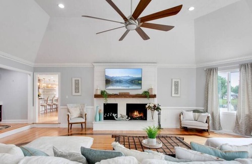 Portsmouth House | Cavalier Manor on Crystal Lake