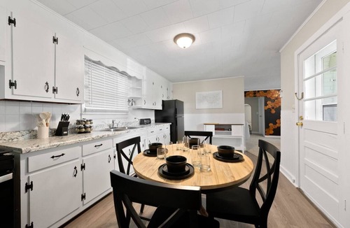 Cave City House | Cave City's Honeycomb Hideout