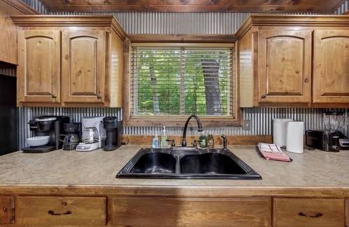 Lebanon Cabin | Cave Creek Cabin Private 75 Acre 1/4 mile Niangua Riverfront/Near Bennett Spring