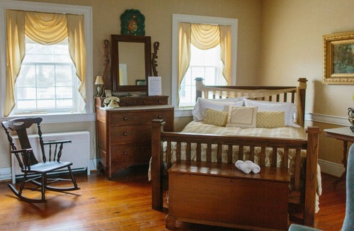 McGaheysville Bed & Breakfast | Cave Hill Farm Bed & Breakfast