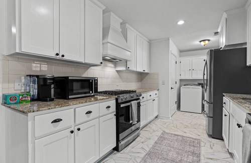 Springdale House | Cave Springs Country Home Close to Everything NWA Has to Offer
