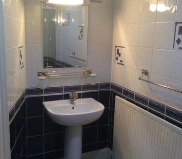 Clevedon Bed & Breakfast | Cavell House Bed and Breakfast