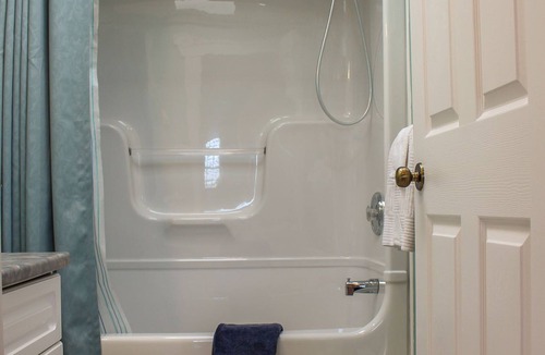 Cavendish House | Cavendish Beach Cottage - close to beaches, attractions and restaurants