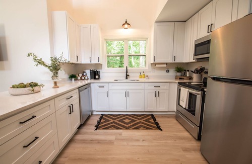 Monteagle House | Caverns,Sewanee,Waterfall, Hikes : Basecamp Tiny