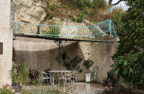 Lunay House | Caves du coteau 1