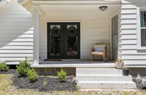 Cayce House | Cayce Cottage w Private Pool