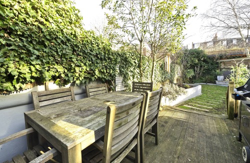 Shaftesbury House | Cayenne Canopy, by Veeve