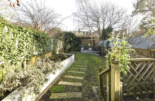 Shaftesbury House | Cayenne Canopy, by Veeve