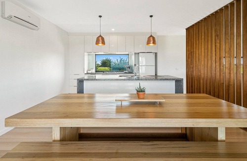 San Remo House | Cayley - sleeps up to 8