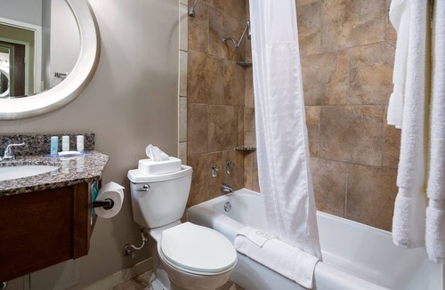 Ithaca Hotel | Cayuga Blu Hotel